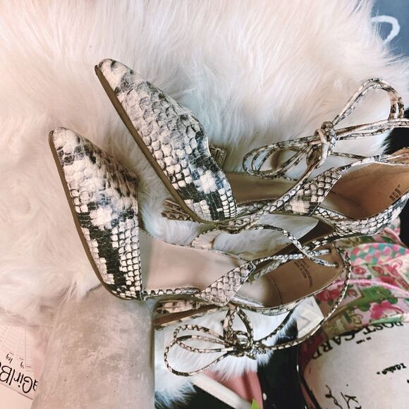 Charlotte Russe | Sneak print pointy toe shoes - Picture 6 of 8